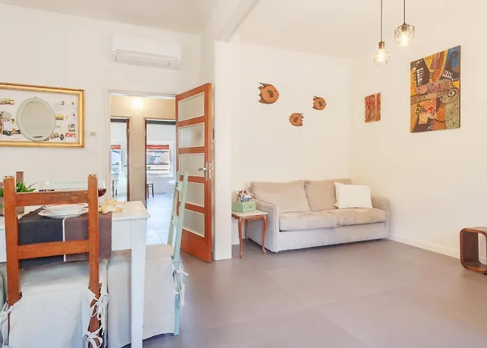 Guesthost - Be My Guest