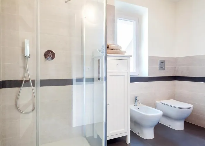 Guesthost - Be My Guest *